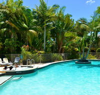 Noosavillage River Resort - Pubs and Clubs