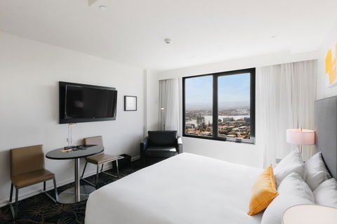 Voco Gold Coast, An IHG Hotel - Pubs and Clubs 2