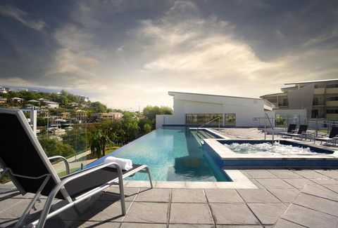 Oaks Townsville Gateway Suites - Go Out 1