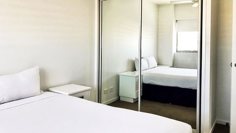 Oaks Townsville Gateway Suites - Go Out 5