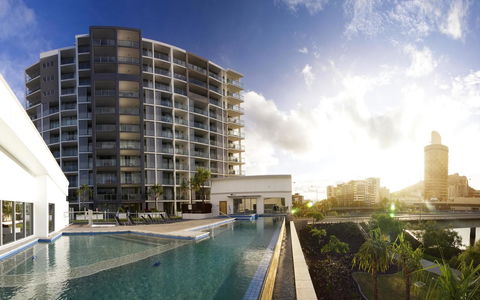 Oaks Townsville Gateway Suites - Go Out 0
