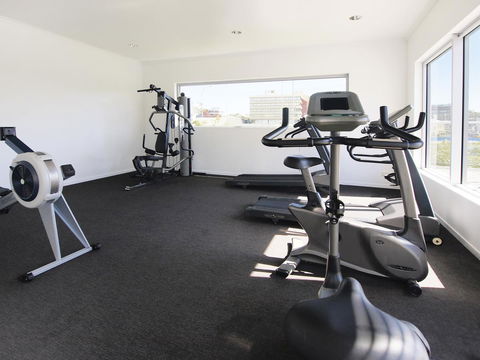 Oaks Townsville Gateway Suites - Go Out 11