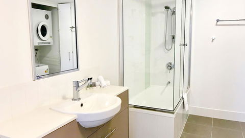 Oaks Townsville Gateway Suites - Go Out 7