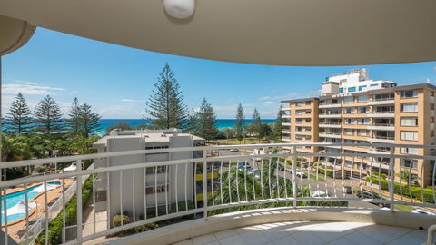 2nd Avenue Beachside Apartments - Go Out 11