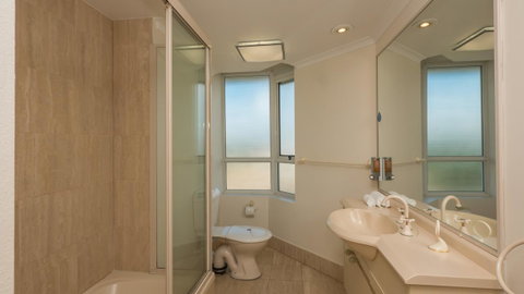 2nd Avenue Beachside Apartments - Go Out 13