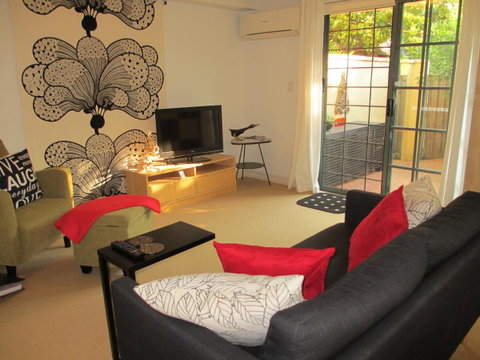Powerhouse Apartments - Go Out 11