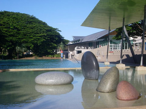 Itara Apartments - Pubs and Clubs 14