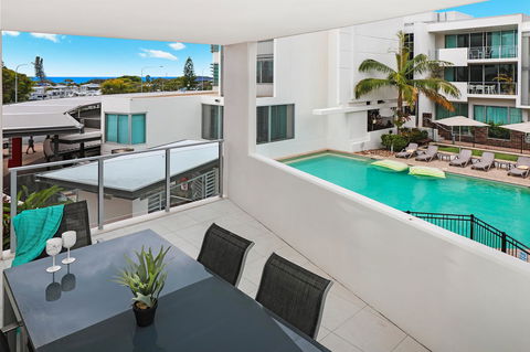 Element On Coolum Beach - Pubs and Clubs 15