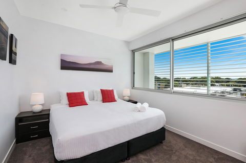 Element On Coolum Beach - Pubs and Clubs 22