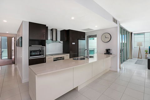 Element On Coolum Beach - Pubs and Clubs 16