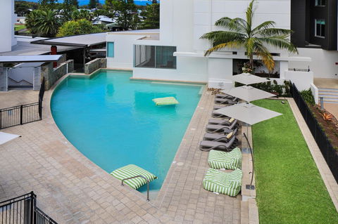 Element On Coolum Beach - Pubs and Clubs 7