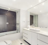 Luxury 5 Star Surfers Paradise Residences - Pubs and Clubs