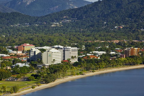 Cairns Harbourside Hotel - Go Out 5