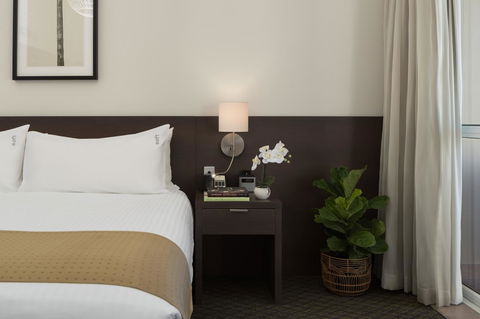 Cairns Harbourside Hotel - Go Out 9