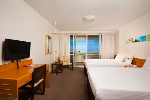 Cairns Harbourside Hotel - Go Out 21