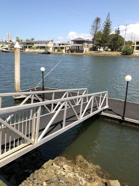 Riverfront Dream - Pubs and Clubs 25