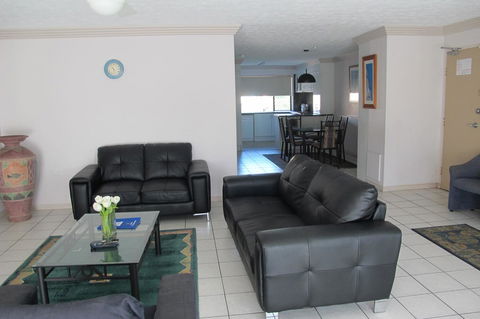 Grangewood Court Apartments - Pubs and Clubs 22