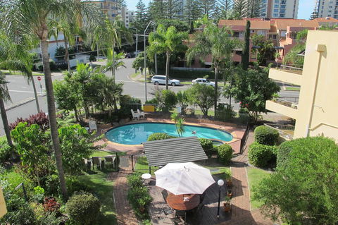 Grangewood Court Apartments - Pubs and Clubs 30