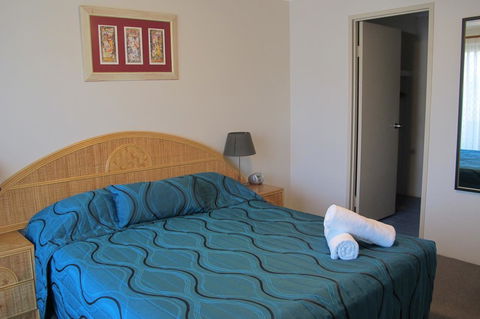 Grangewood Court Apartments - Pubs and Clubs 29