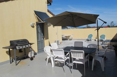 Grangewood Court Apartments - Pubs and Clubs 33
