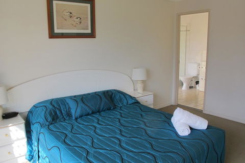 Grangewood Court Apartments - Pubs and Clubs 4