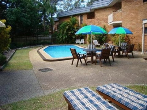Noosa Yallambee Holiday Apartments - Go Out 2