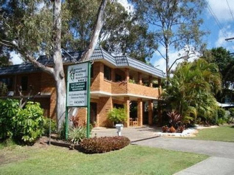 Noosa Yallambee Holiday Apartments - Go Out 1