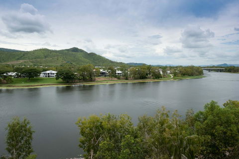 Jacana Apartments - Go Out 11