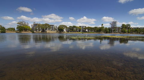 Jacana Apartments - Go Out 2