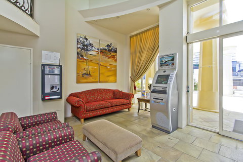 Palazzo Colonnades - Pubs and Clubs 21