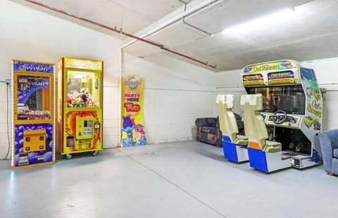 Palazzo Colonnades - Pubs and Clubs 25