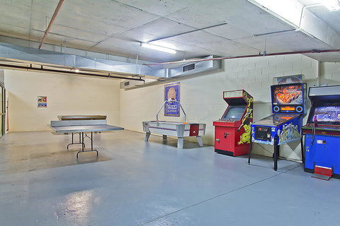 Palazzo Colonnades - Pubs and Clubs 27