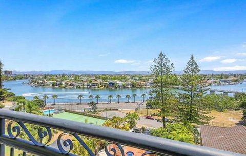 Palazzo Colonnades - Pubs and Clubs 13