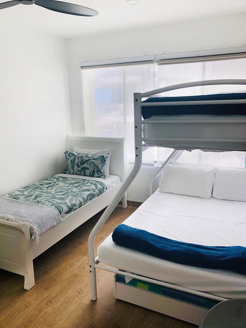 Bilinga Beach Motel - Go Out 4