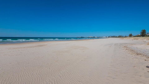 Bilinga Beach Motel - Go Out 22