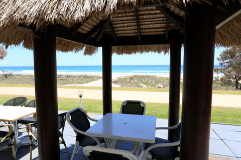 Bilinga Beach Motel - Go Out 17