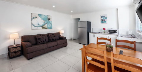 Bilinga Beach Motel - Go Out 35