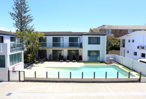 Bilinga Beach Motel - Go Out 14