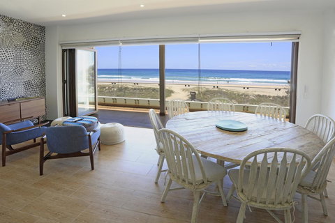 Bilinga Beach Motel - Go Out 11