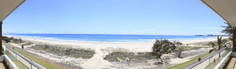 Bilinga Beach Motel - Go Out 16