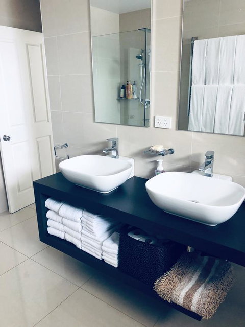 Bilinga Beach Motel - Go Out 8