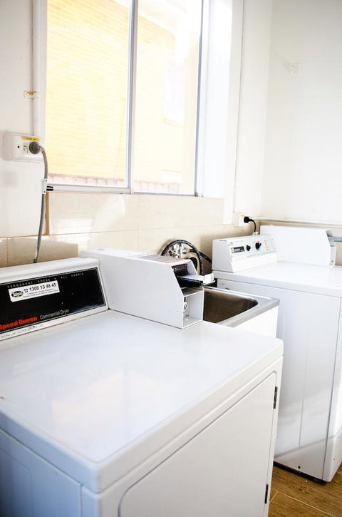 Bilinga Beach Motel - Go Out 33