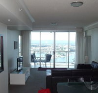 Private 2 Bedroom Apartment  Chevron Towers - Pubs and Clubs