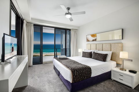 Ultra Broadbeach - Pubs and Clubs 33