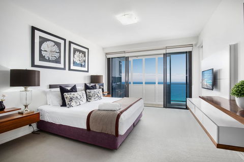 Ultra Broadbeach - Pubs and Clubs 18