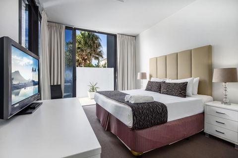 Ultra Broadbeach - Pubs and Clubs 22