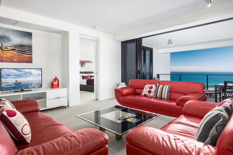 Ultra Broadbeach - Pubs and Clubs 17