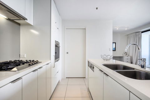 Ultra Broadbeach - Pubs and Clubs 35