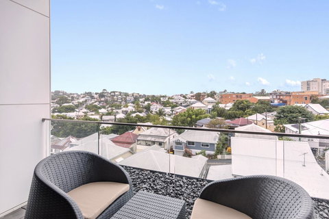 The Beetson Hotel -formerly Gambaro Hotel - Go Out 34