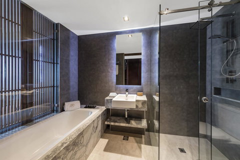 The Beetson Hotel -formerly Gambaro Hotel - Go Out 41